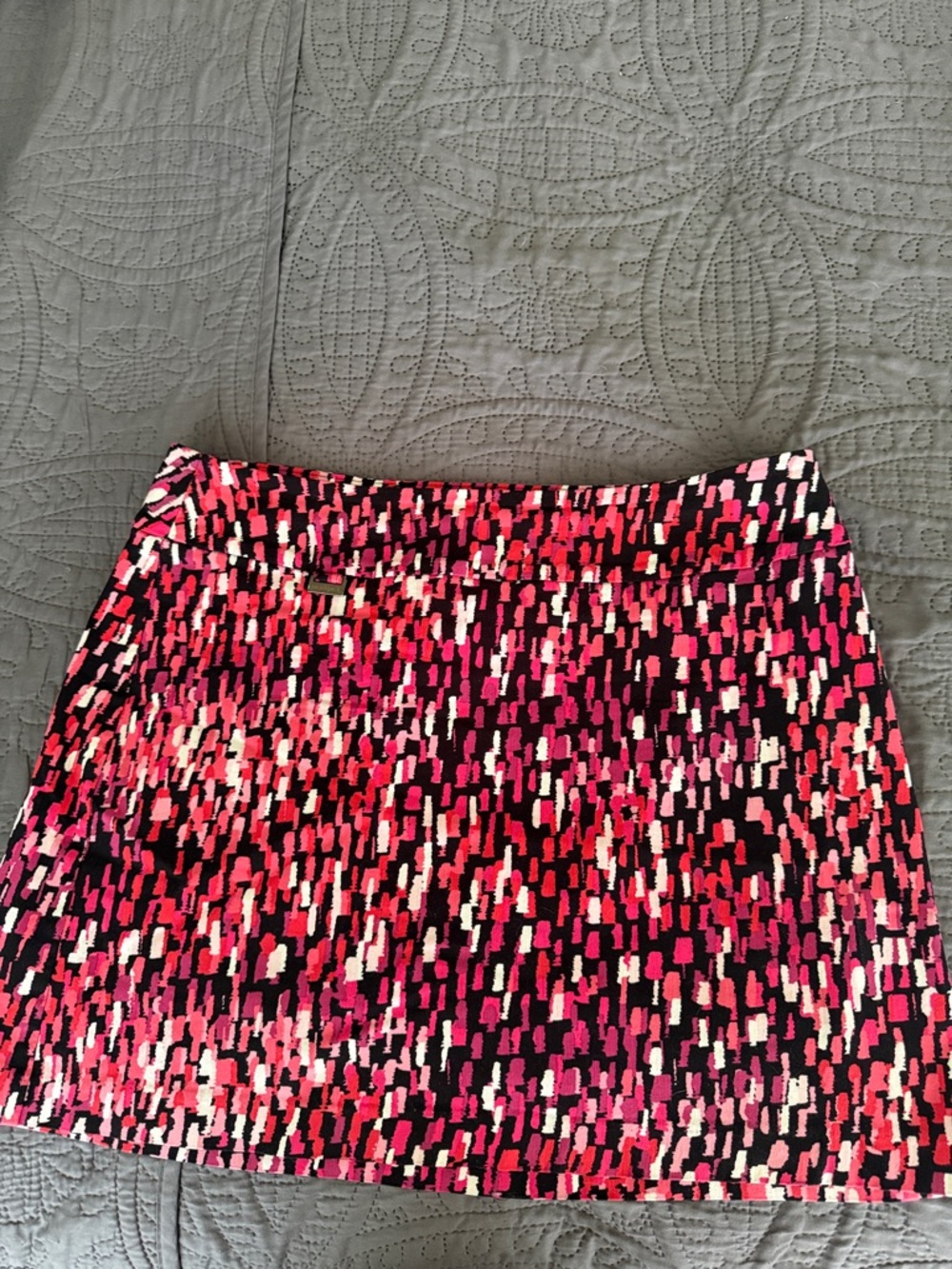 Peck & Peck Pink Black White Abstract Print Skort